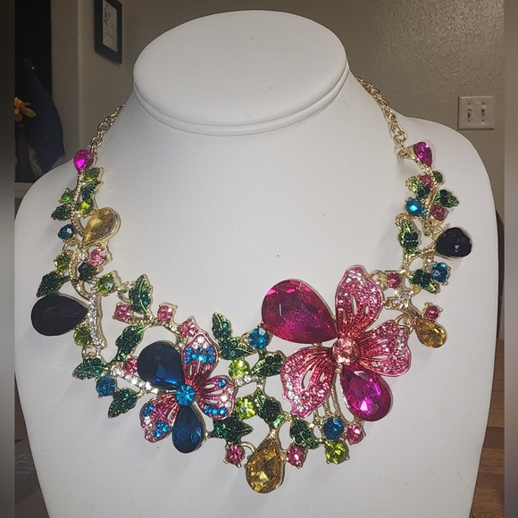 Betsey Johnson Jewelry - Betsey Johnson Floral Garden Bib Statement Necklace with Multicolor Crystals